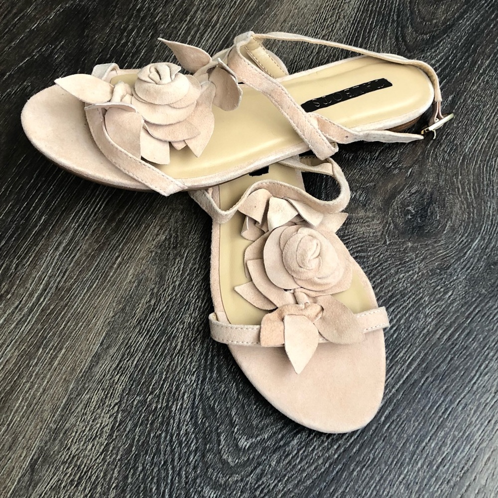 New gorgeous 100% leather (suede) beige/neutral sandals. Size 6.